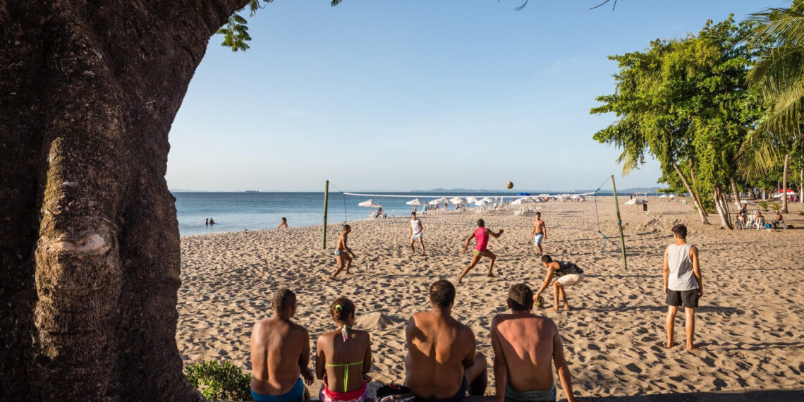 Rede Bahia realiza segunda edição do projeto ‘Arena Viver Verão’ na orla de Salvador