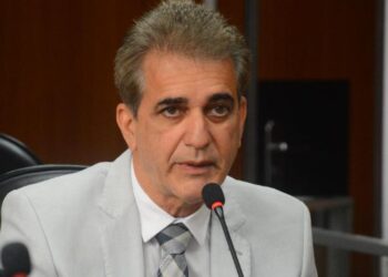 Robinson se solidariza com servidores demitidos pela prefeitura de Salvador