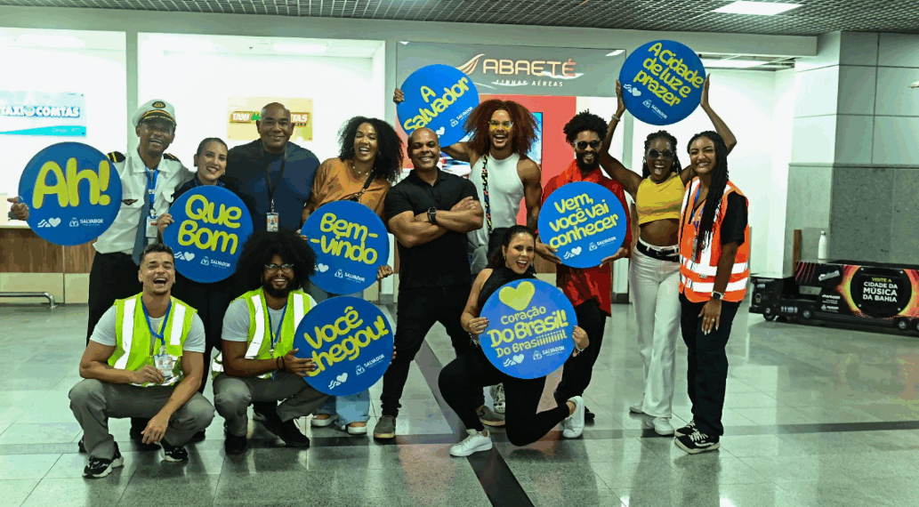 Receptivo no Aeroporto celebra o samba e recebe turistas do Carnaval
