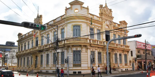 Justiça autoriza reajuste salarial do prefeito de Feira de Santana