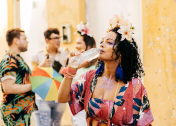 Saiba como curtir as festas de verão sem descuidar da saúde