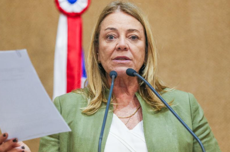 Saída de Fabíola Mansur do PSB agita cenário político