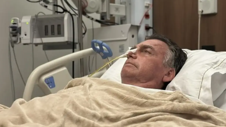 Bolsonaro passa mal e é levado ao hospital