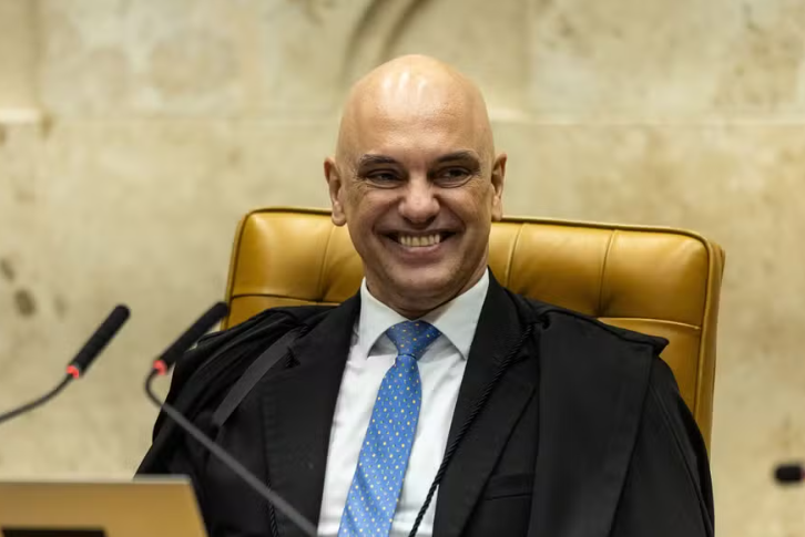 Moraes volta atrás e nega visita de assessor de Trump a Bolsonaro
