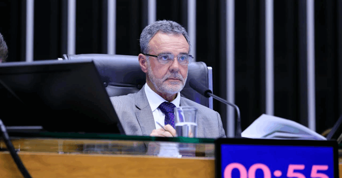 Defesa do Consumidor: Deputado Daniel Almeida destaca trajetória no setor
