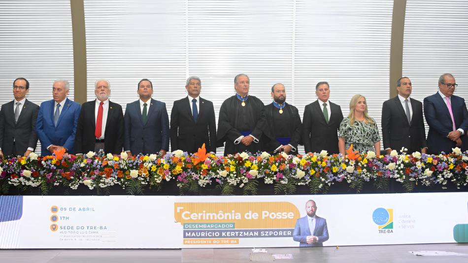 Ivana Bastos participa da posse do novo presidente do TRE