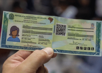 SAC emite de graça nova carteira de identidade para idosos em Salvador e no interior
