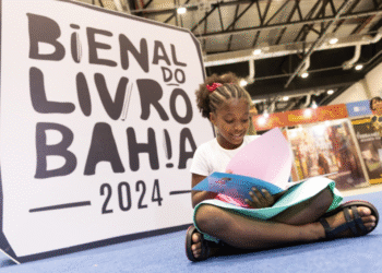 Alunos da rede municipal visitam Bienal do Livro