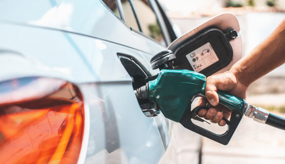 Gasolina e diesel têm queda de preços na Bahia