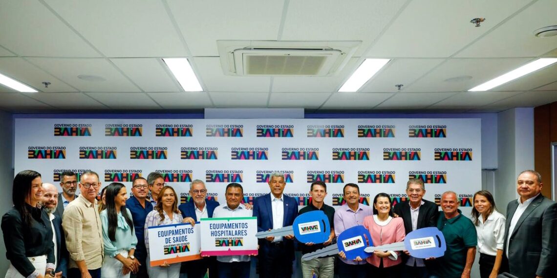 Caraíbas recebe vans para TFD e avança com novos investimentos do Estado em saúde, educação e infraestrutura