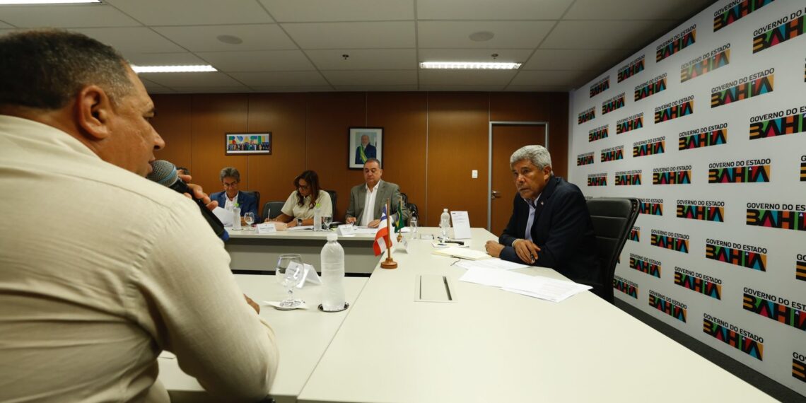 Governo da Bahia amplia estrutura de saúde em Canudos