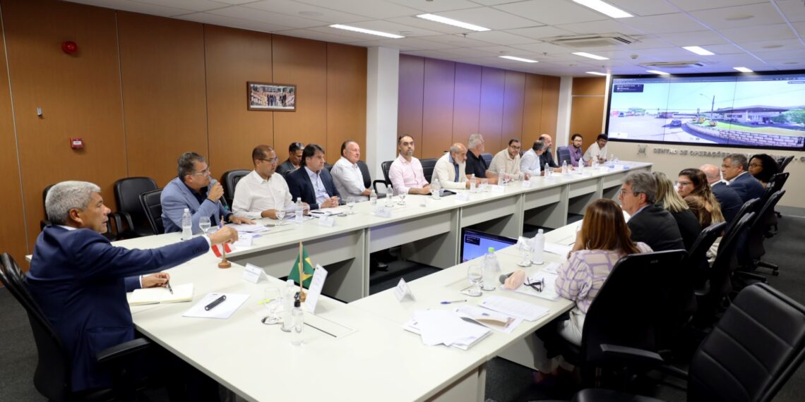 Durante reunião, Jerônimo Rodrigues reforça investimentos em saúde e áreas estratégicas para Piatã