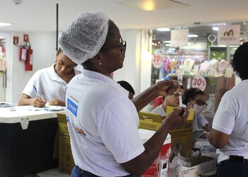 Prefeitura abre sala exclusiva de vacinação contra gripe no Salvador Norte Shopping
