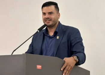 Justiça afasta presidente da Câmara em cidade baiana por uso do cargo em favor de facção