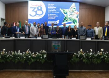 Jerônimo Rodrigues recebe Comenda 12 de Maio e título de cidadão eunapolitano