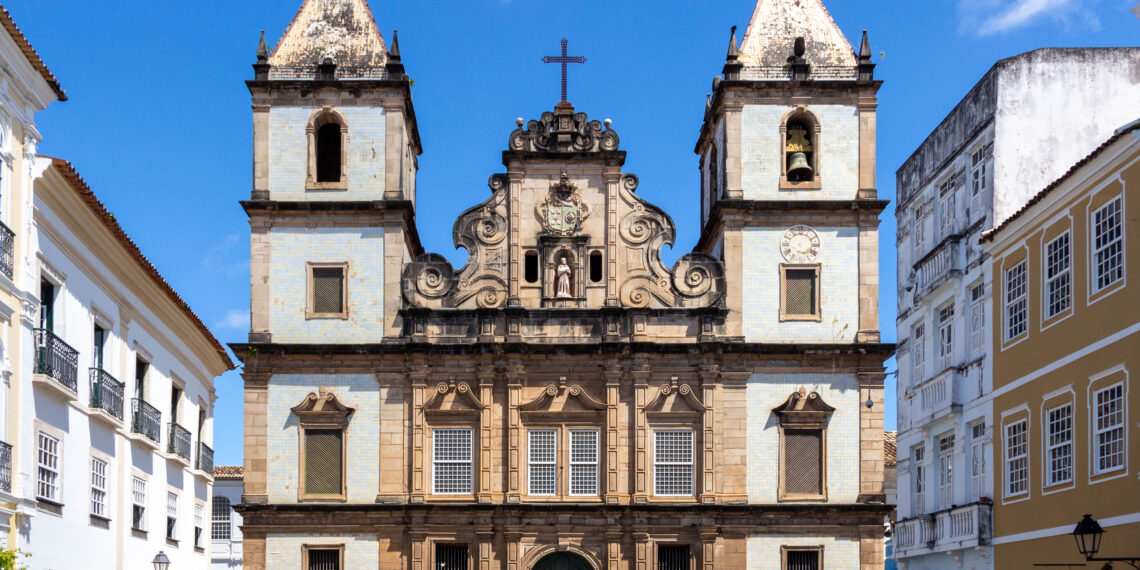 Iphan firma contrato para restauração da Igreja de Ouro