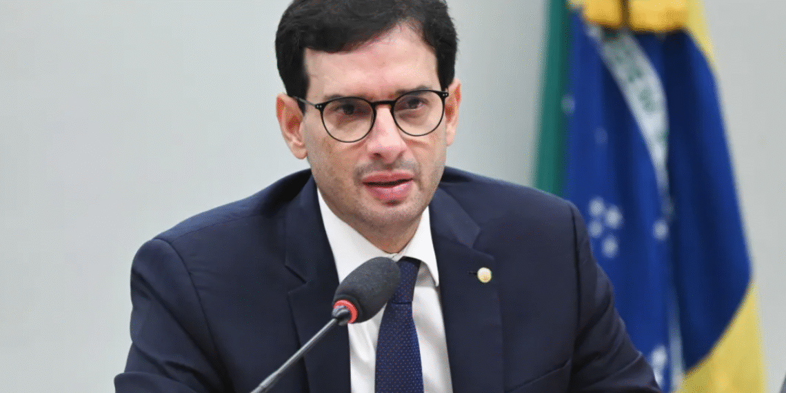 Relator da PEC 6×1 adia apresentação de relatório na Câmara