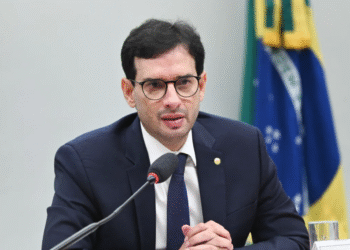 Relator da PEC 6×1 adia apresentação de relatório na Câmara