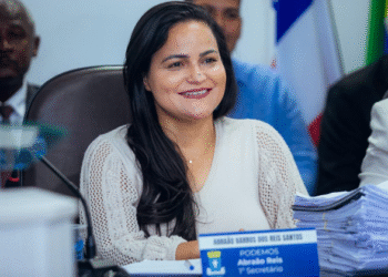 Débora Régis destaca parceria com Governo Federal e elogia ministro da Saúde