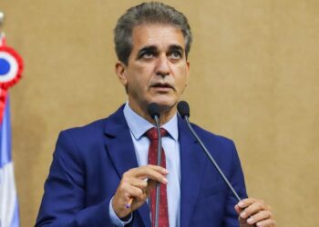 Robinson defende soberania e critica ato de Trump