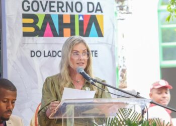 Ivana Bastos recebe Título de Cidadã Cachoeirana