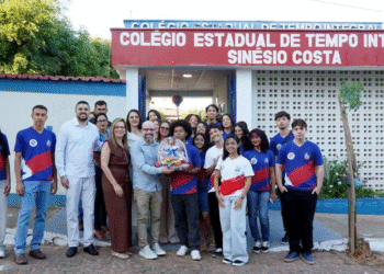 Entrega de colégio estadual em Riacho de Santana consolida Educação no Velho Chico