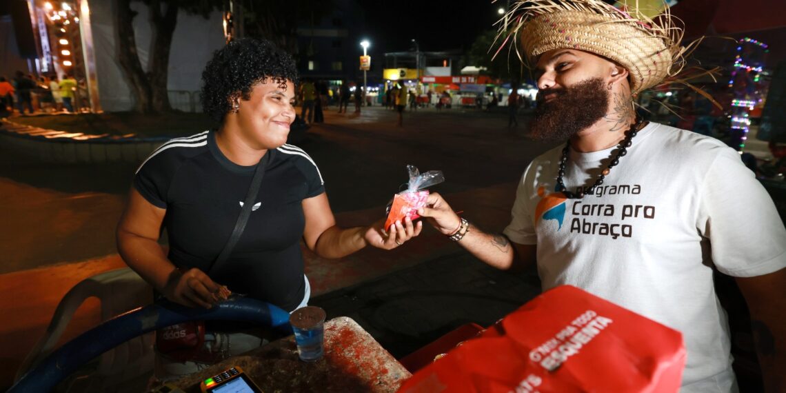 Programa Corra pro Abraço garante ações de cidadania no São João do Subúrbio