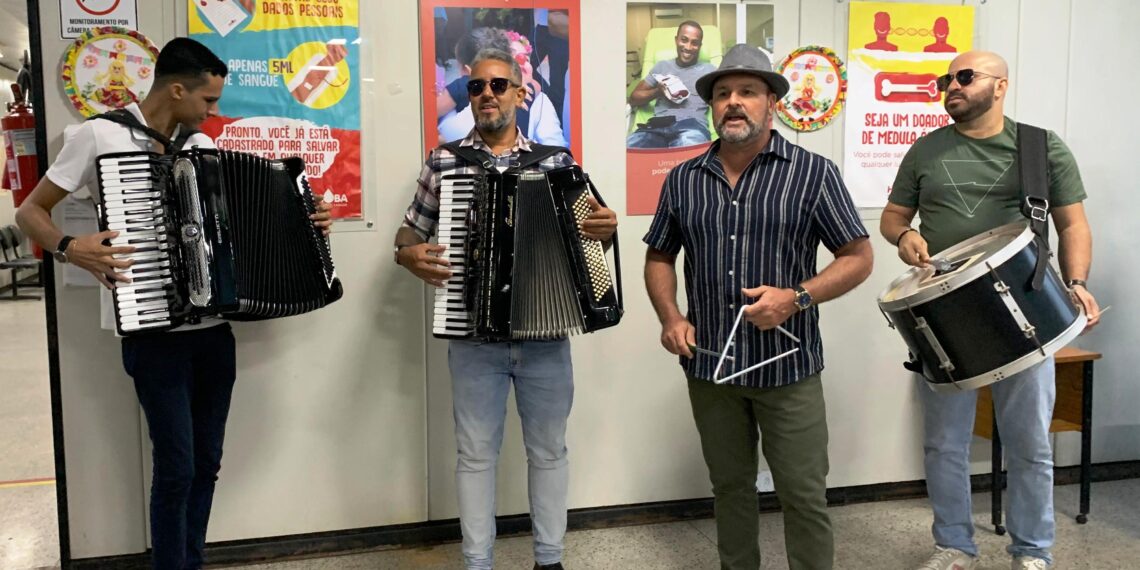 Hemoba promove forró do Junho Vermelho com shows de Del Feliz, Leo Estakazero e Trio Resfulengo