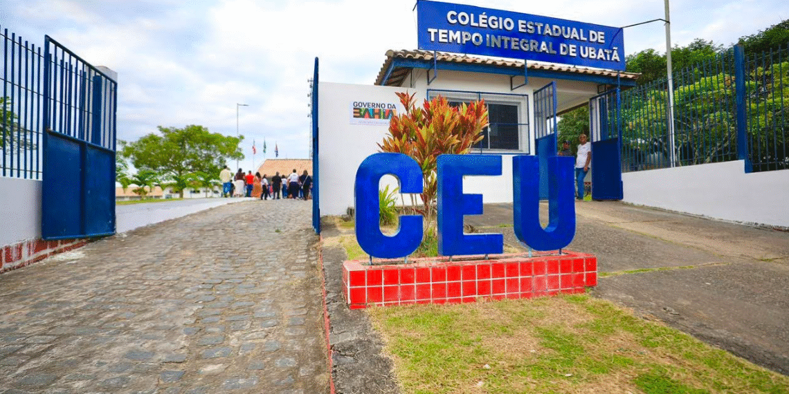 Em Ubatã, governador entrega 150ª escola reformada e ampliada desde 2023