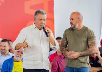 Rui Costa destaca fragilidades da gestão de ACM Neto e provoca oposição