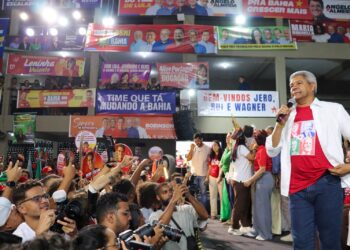 “Não é simplesmente escutar, é tirar do papel e transformar em política pública”, diz presidente do PT
