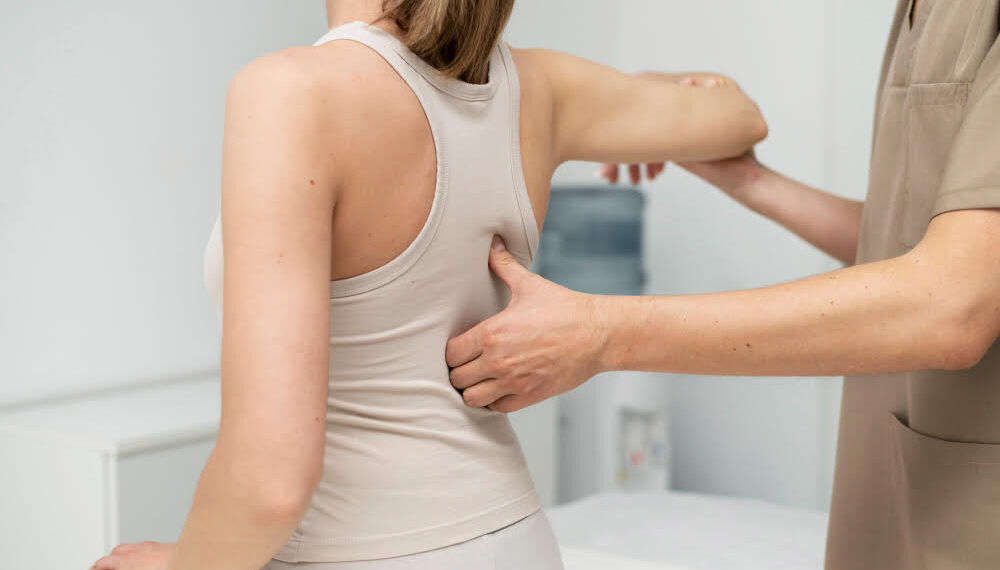 Unijorge oferece atendimento gratuito de fisioterapia para escoliose