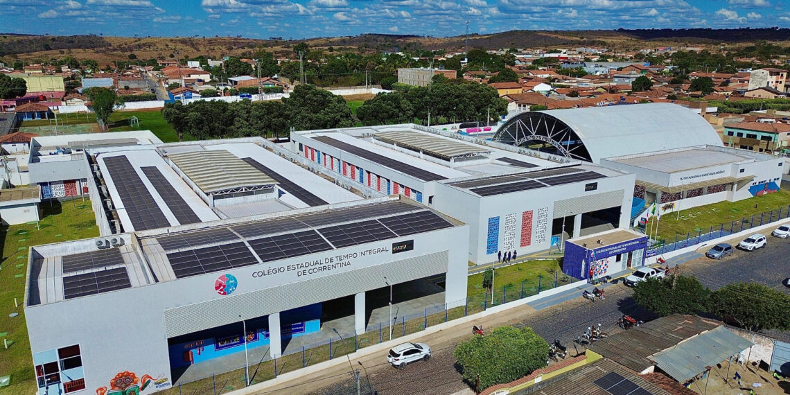 Governo do Estado entrega três novas escolas de tempo integral no Oeste baiano