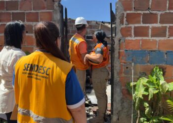Prefeitura acolhe família atingida por incêndio residencial em Vida Nova