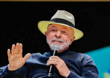 Pesquisa AtlasIntel mostra Lula com vantagem sobre Flávio Bolsonaro no segundo turno
