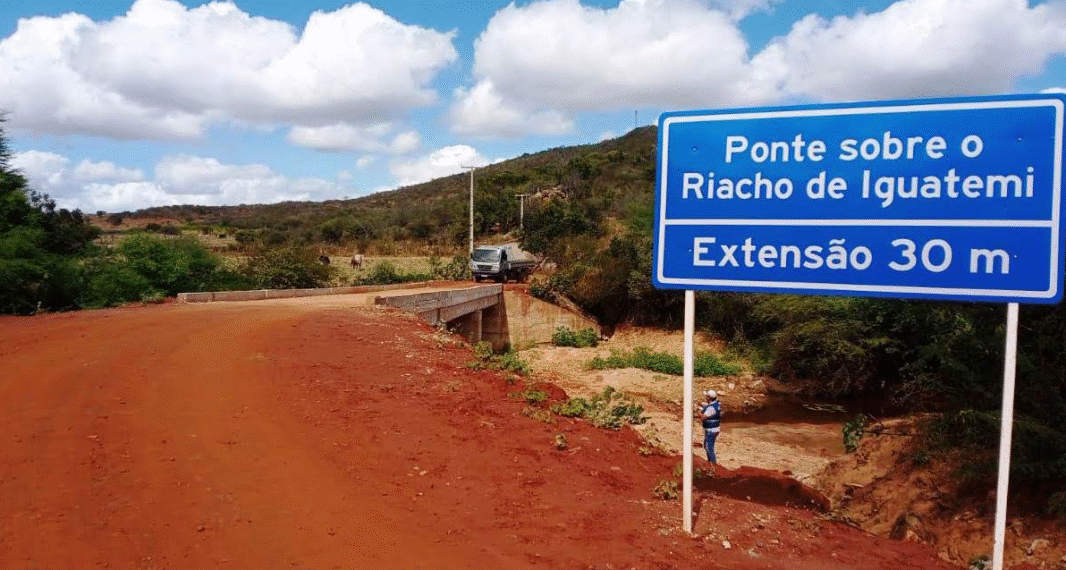 Processo licitatório é iniciado para obras em estradas vicinais de 27 municípios baianos