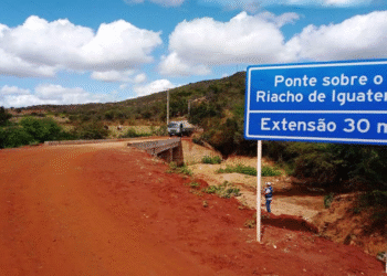 Processo licitatório é iniciado para obras em estradas vicinais de 27 municípios baianos