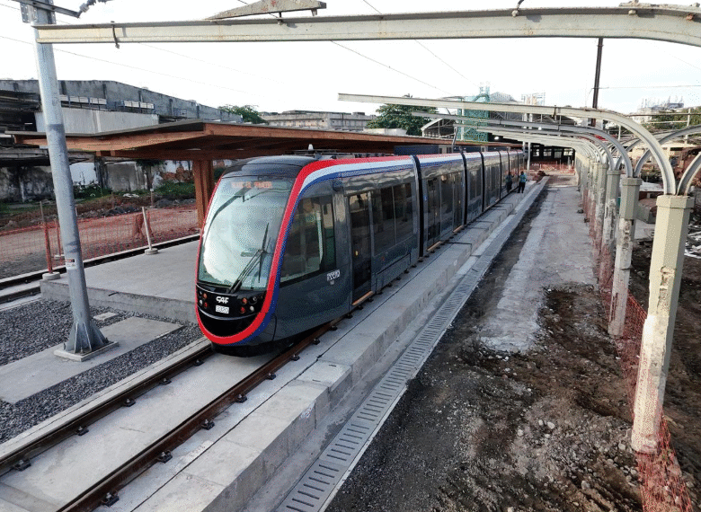VLT de Salvador inicia operação assistida com viagens gratuitas de segunda a sábado