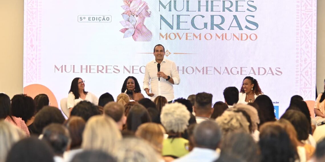 Evento Mulheres Negras Movem o Mundo homenageia servidoras de destaque da Prefeitura de Salvador