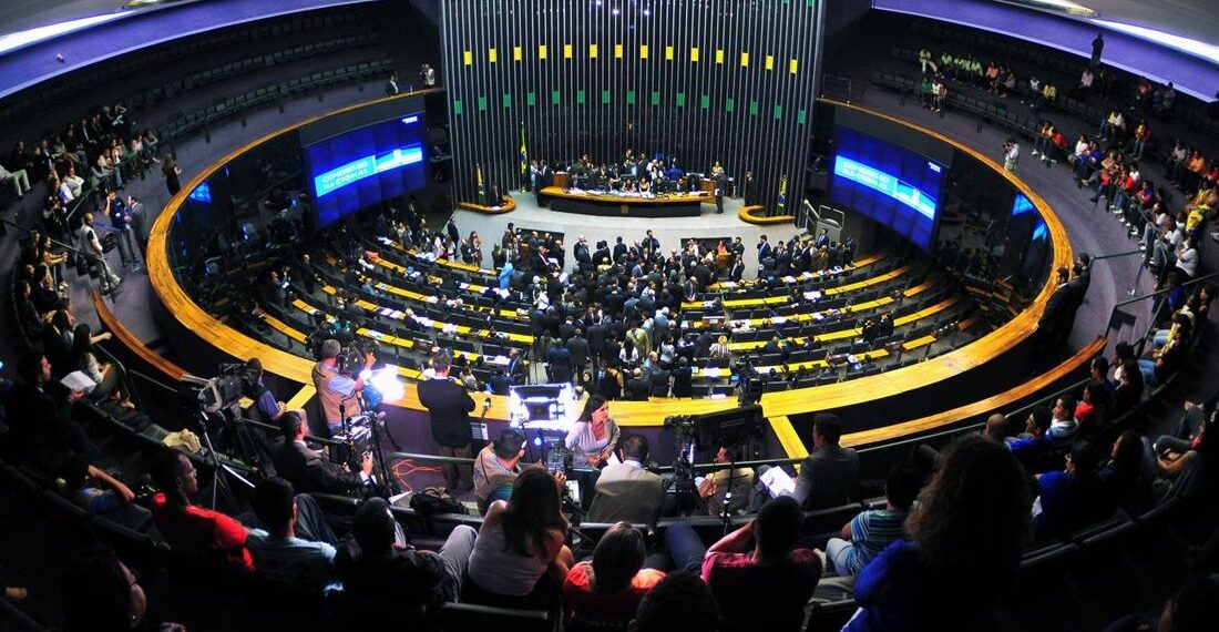 PP, União Brasil e PL lideram ranking de emendas “sem digital” na Câmara