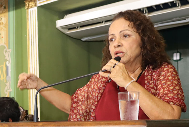 Aladilce pede rigor na apuração de contratos da Prefeitura