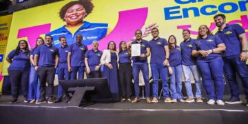 Programa Vida Nova entrega 3.180 cartões em Salvador