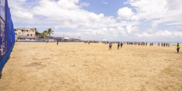 Prefeito de Salvador entrega campo na Praia de Periperi e visita Camelódromo de Novo Horizonte