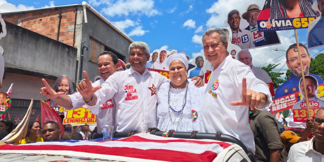 Em evento no Subúrbio de Salvador, Rui Costa critica ACM Neto e acusa rival de copiar plano de governo