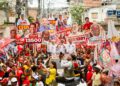 Jerônimo inicia caminhada em Periperi ao lado de Wagner e Rui e reúne multidão no Subúrbio