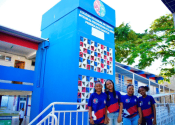 Estado entrega modernização de escolas nos bairros de Itapuã e Santa Cruz, em Salvador