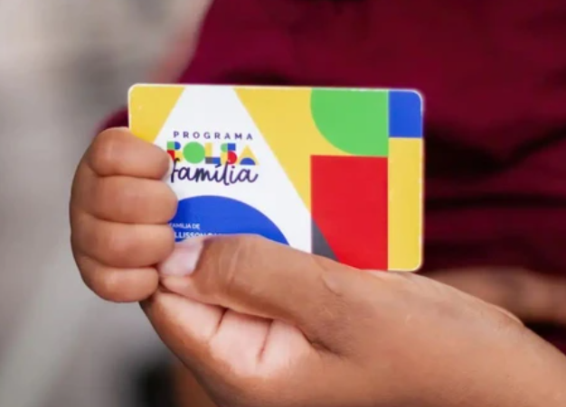 Governo anuncia aumento de 15% no Bolsa Família