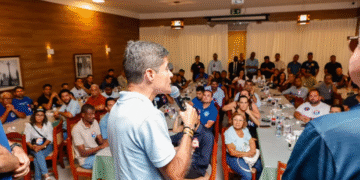 Lideranças de 9 cidades declaram apoio a ACM Neto