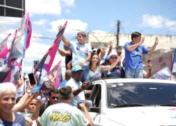 ACM Neto promete campus estadual durante agenda em Ipirá