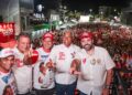 Jerônimo reúne mais de 10 mil pessoas em Rio Real e afirma que o sonho de uma vida melhor se realiza com o Time de Lula